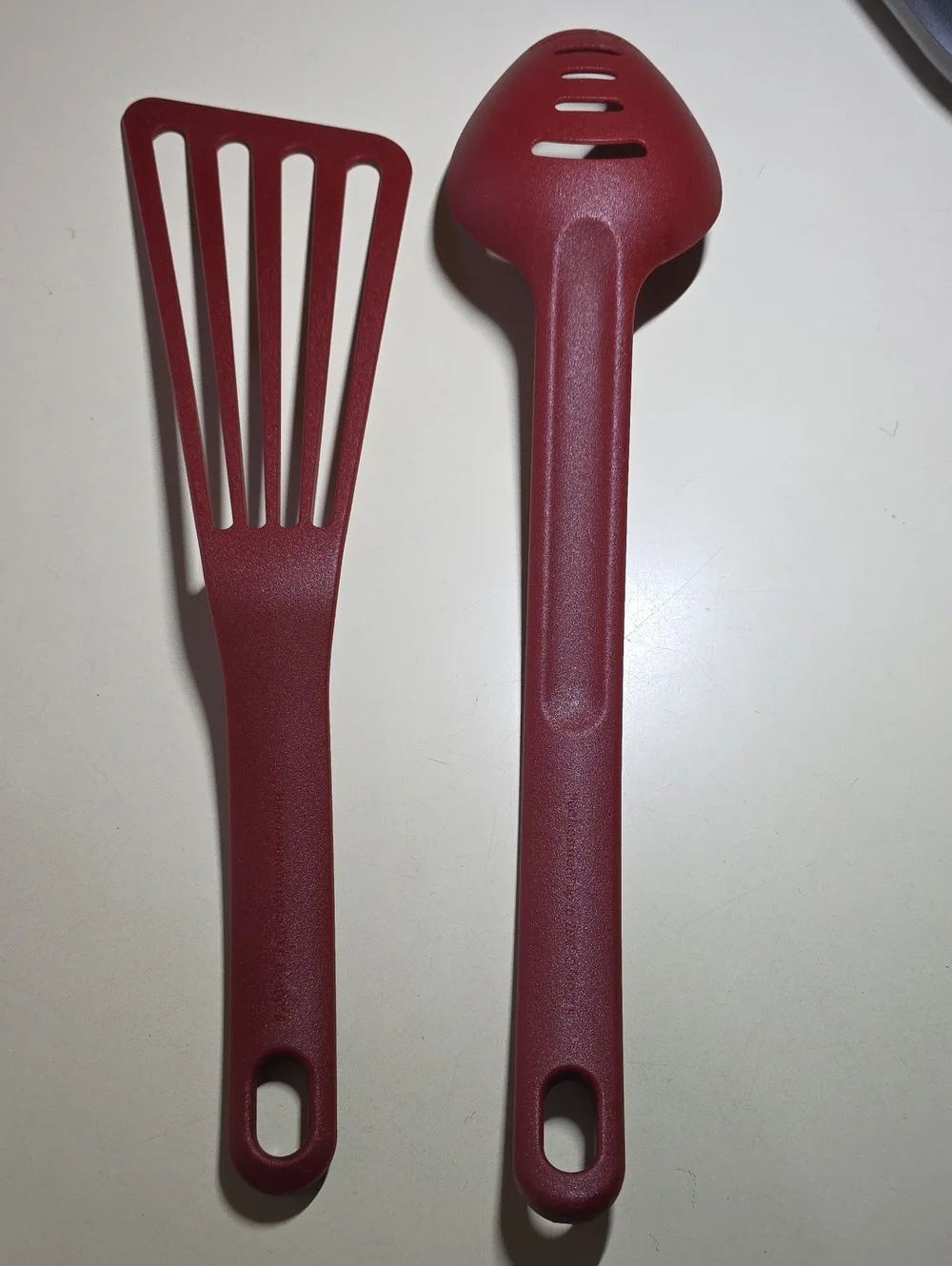 Racheal Ray  Slotted Spatula and Spoon. Dark Red/Burgandy/Maroon. Unused.